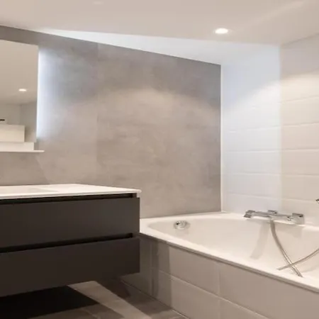 Appartement In Near Sandy Beaches *