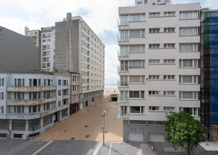 In Near Sandy Beaches * אוסטנדה