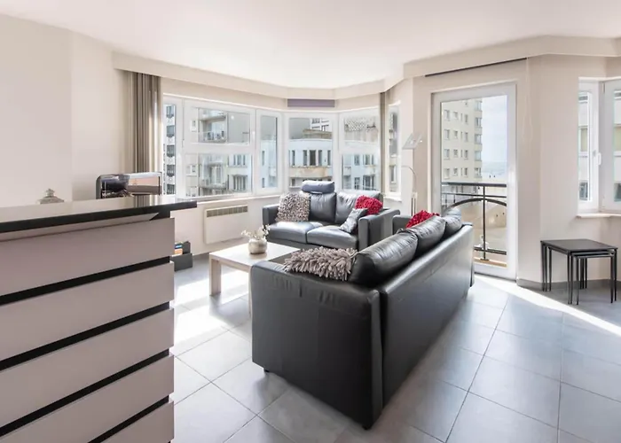 In Near Sandy Beaches אוסטנדה