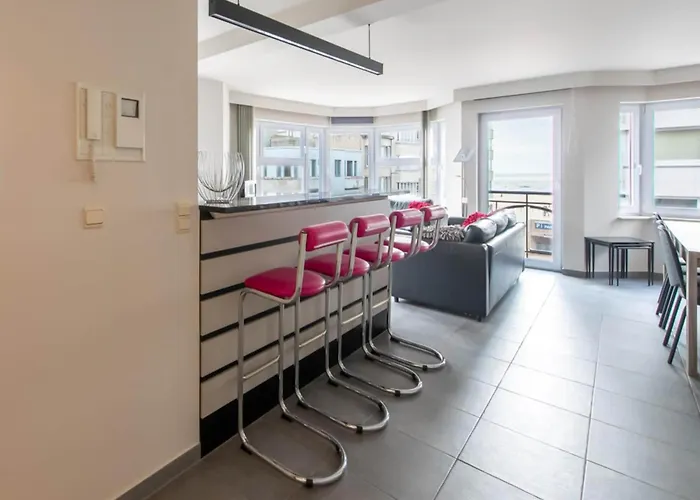 In Near Sandy Beaches דירה